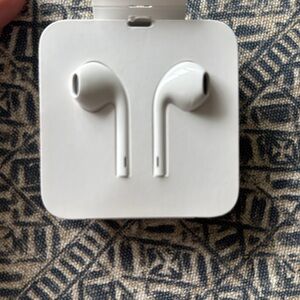Apple White Earbud Headphones